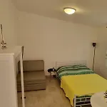 شقة Delminium