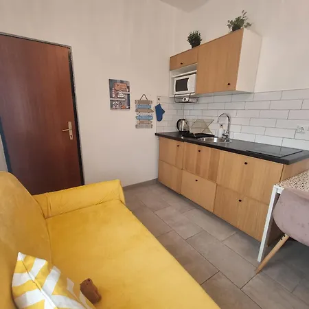 Delminium Apartman Vir