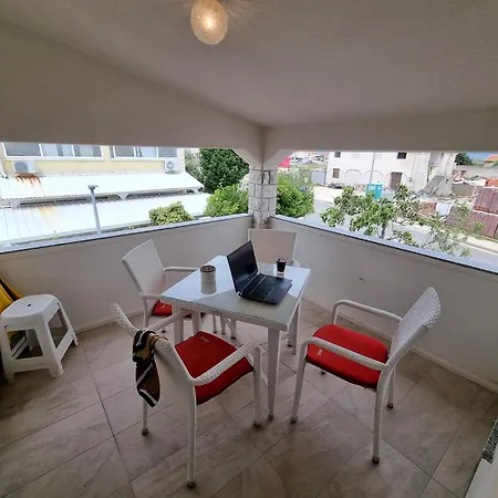 Apartman Delminium Vir