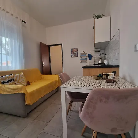 Delminium Apartment *