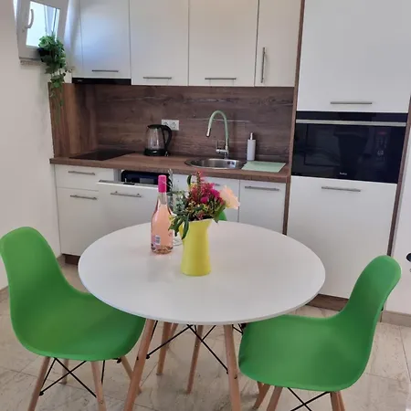 Delminium Apartment *
