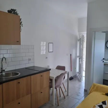 Delminium Apartment Vir