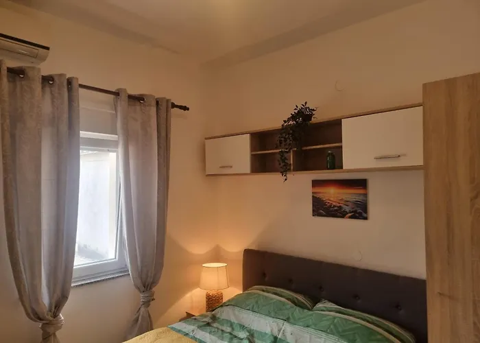 Apartament Delminium *