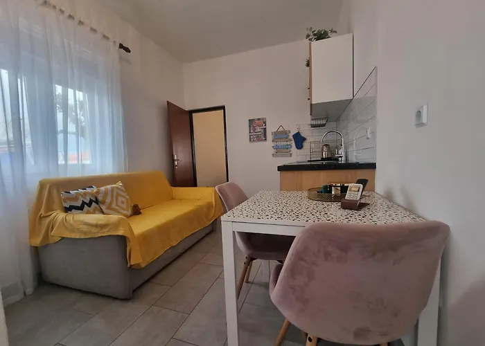 Delminium Apartament *