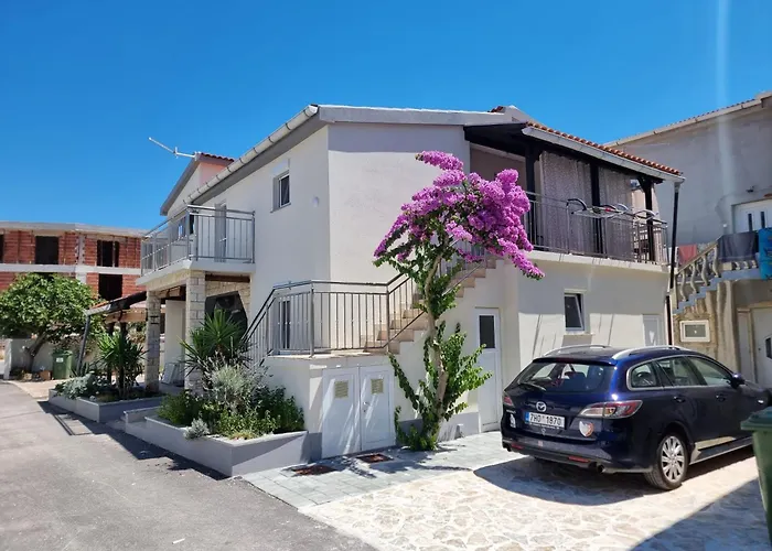 Apartament Delminium *